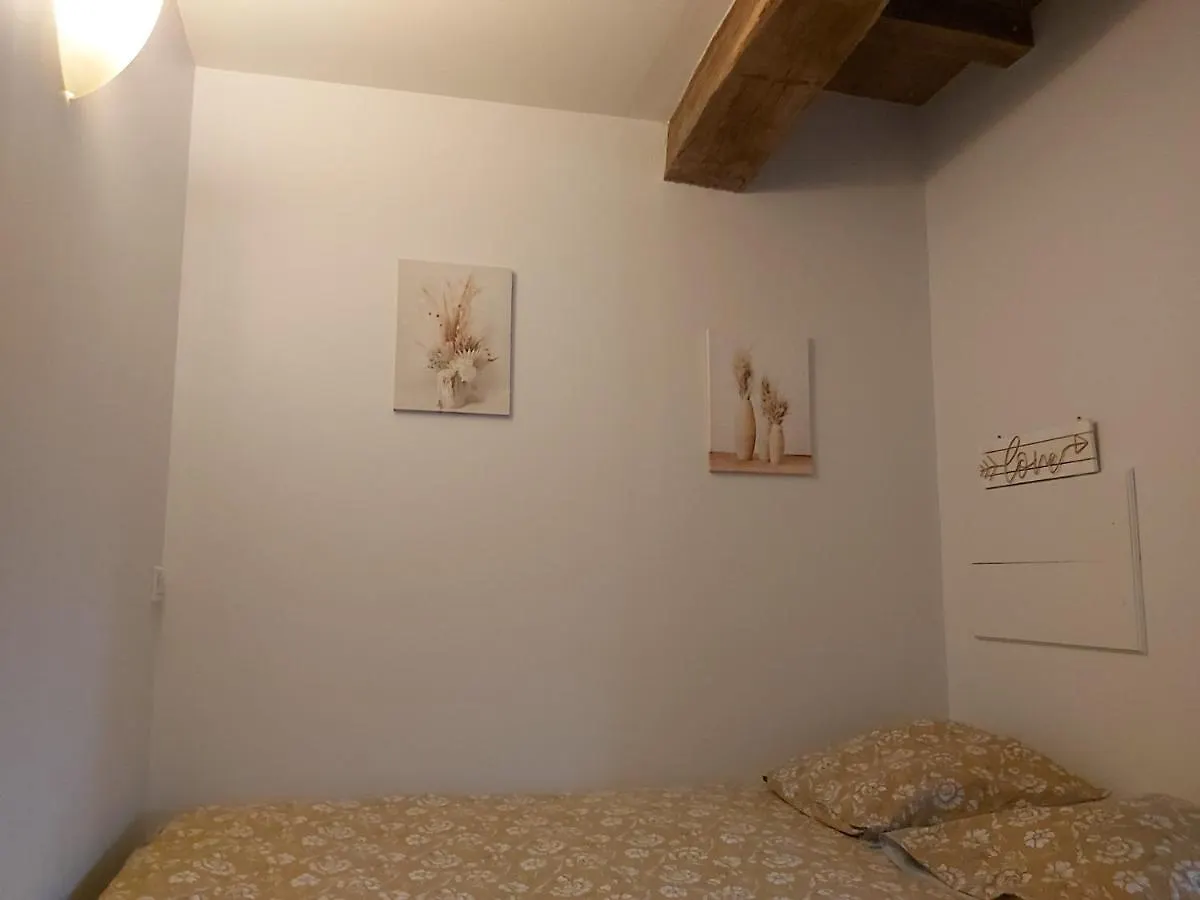 Les Trois Plumes - Centre Ville - Vue Cour Arboree Bourg-en-Bresse